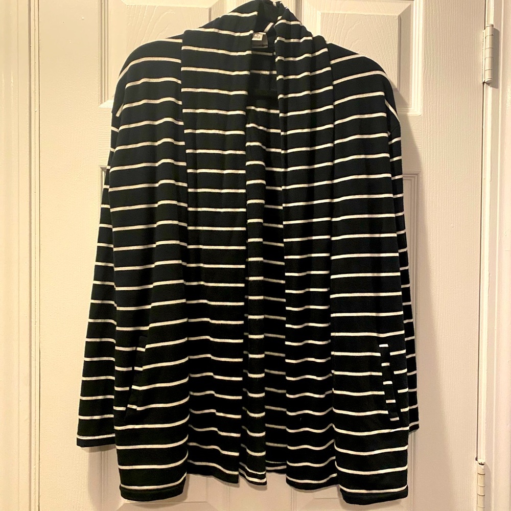 Black & white soft striped open cardigan/blazer w pockets! A new day size M.